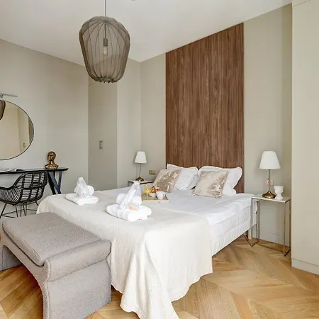 Bluestay 241 - Superb * Paris