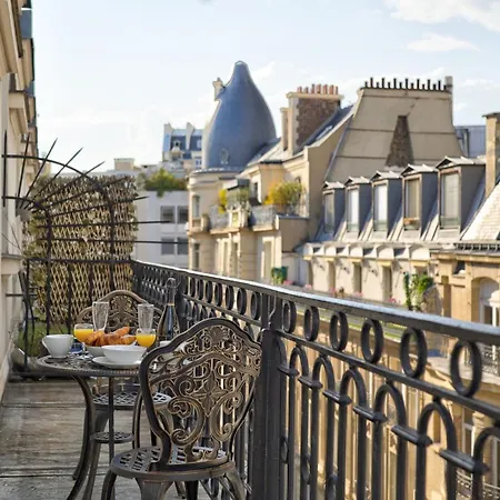 Bluestay 241 - Superb *